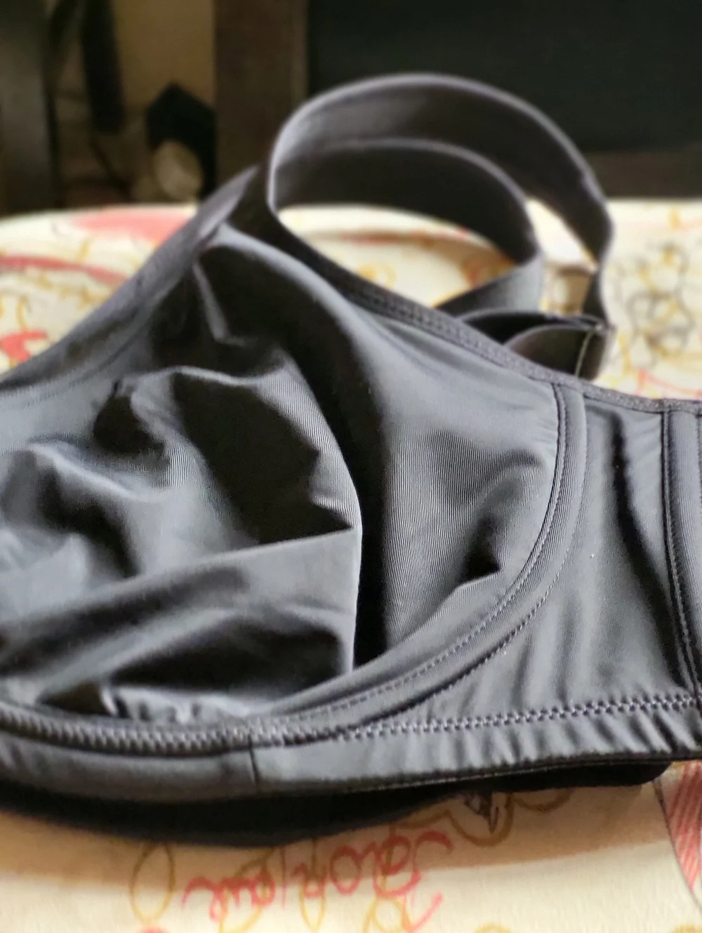 ESA Black Wireless Support Bra - Picture 2 of 6